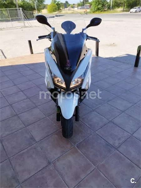 Kymco Grand Dink 300 – Vista 5