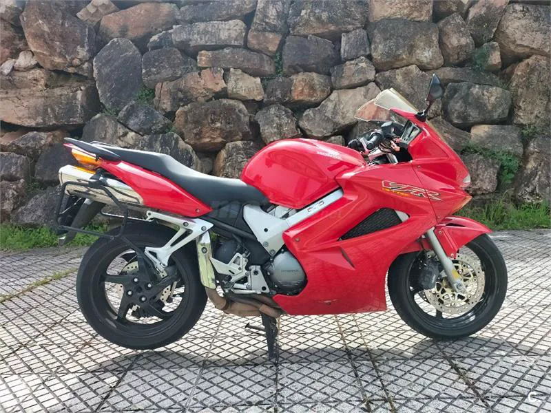 Honda VFR 800 – Vista 3