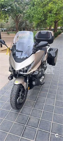 Honda Forza 750 – Vista 7