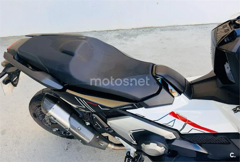 Honda X-ADV – Vista 4