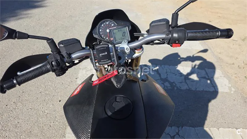 Aprilia Dorsoduro 900 - Vista 4