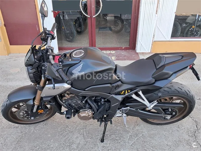 Honda CB 650 R – Vista 8