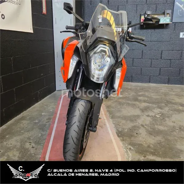 KTM 1290 Super Duke GT – Vista 3
