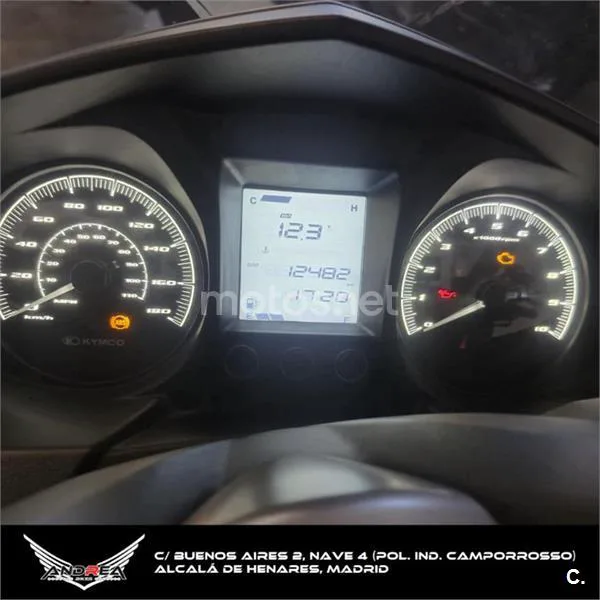 Kymco X-Town CT 300 – Vista 11