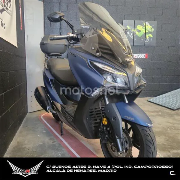 Kymco X-Town CT 300 – Vista 4