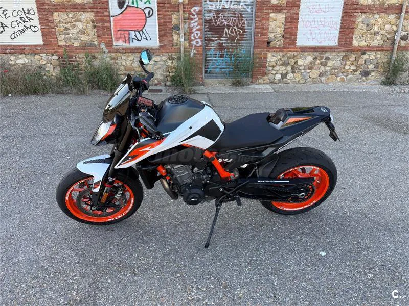 KTM 890 – Vista 4
