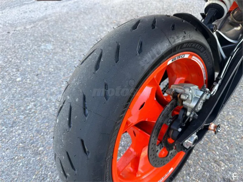 KTM 890 – Vista 5