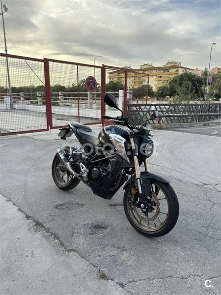 Honda CB 125 R – Vista 2