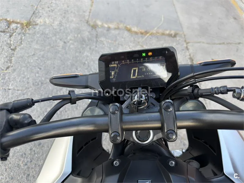 Honda CB 125 R – Vista 9