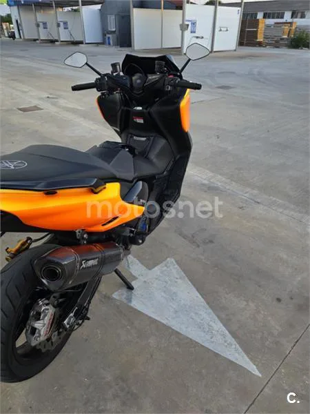 Yamaha TMAX 560 – Vista 3