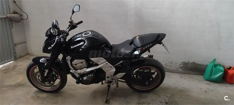 Kawasaki Z750 – Vista 6