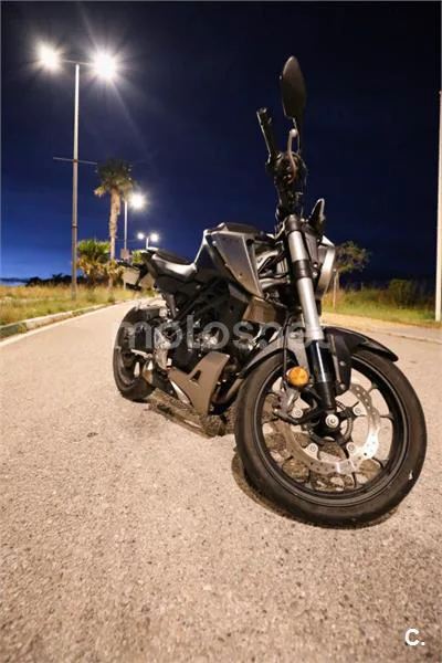 Honda CB 125 R – Vista 2