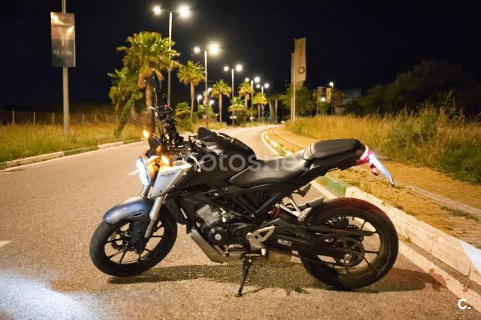Honda CB 125 R – Vista 4