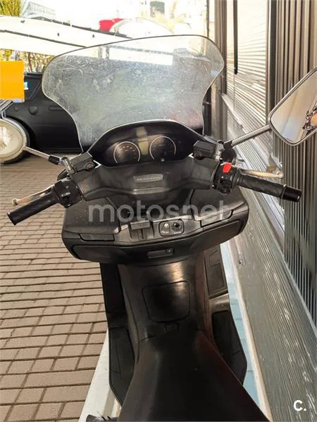Suzuki Burgman 400 – Vista 2