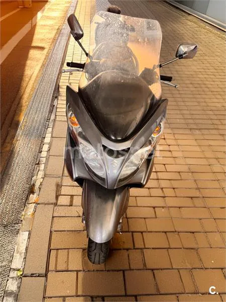Suzuki Burgman 400 – Vista 4
