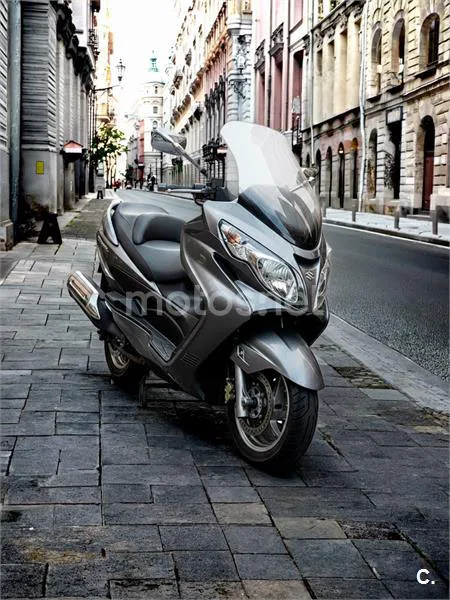 Suzuki Burgman 400 – Vista 6
