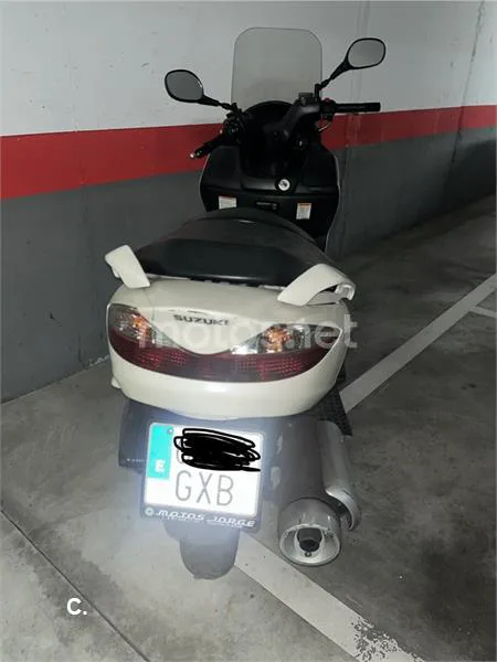 Suzuki Burgman 125 – Vista 4