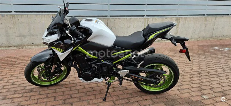Kawasaki Z900 – Vista 2