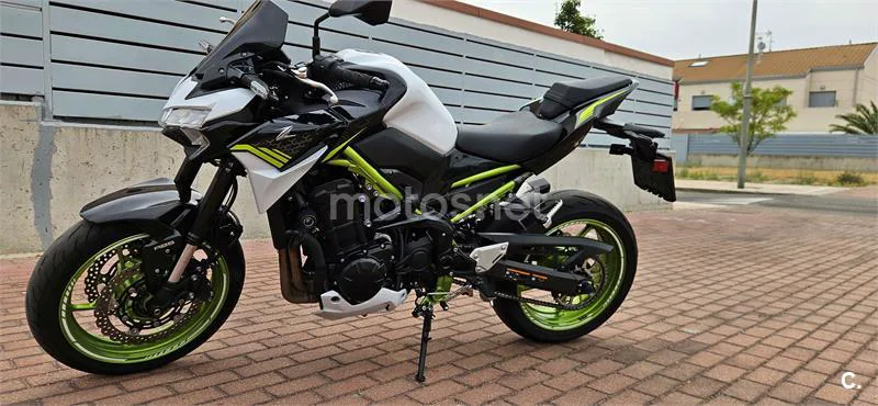 Kawasaki Z900 - Vista 4