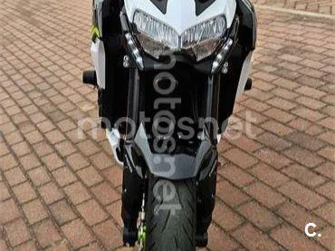 Kawasaki Z900 - Vista 8