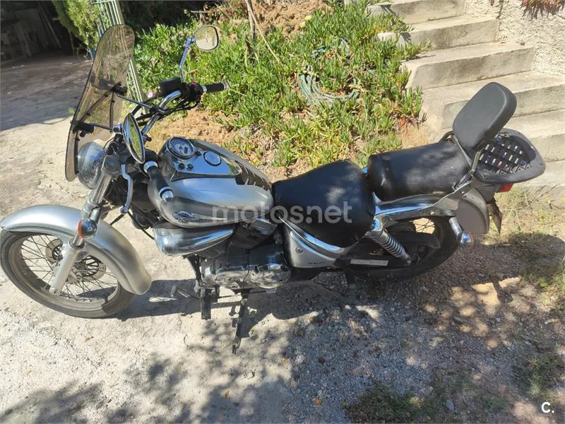 Suzuki Intruder 250 – Vista 2
