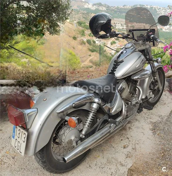 Suzuki Intruder 250 – Vista 4