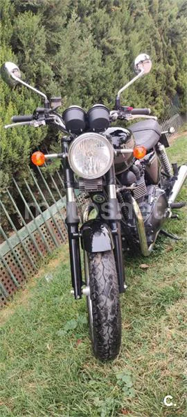 Triumph Bonneville 900 – Vista 7