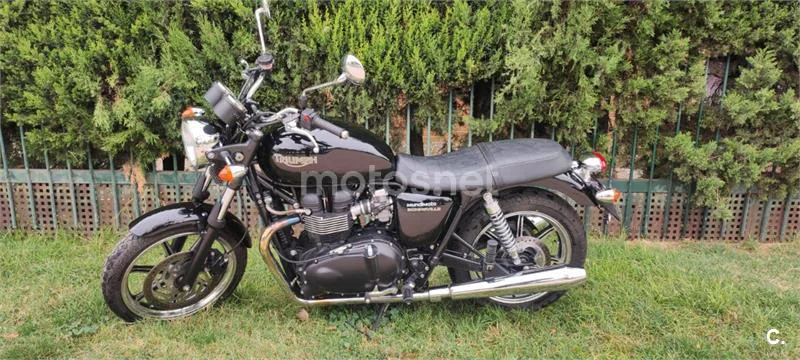 Triumph Bonneville 900 – Vista 9