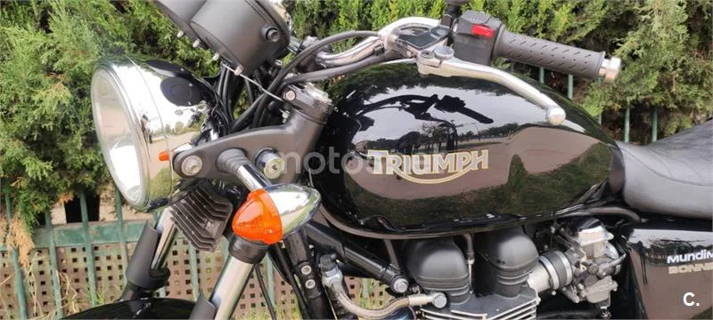 Triumph Bonneville 900 – Vista 10