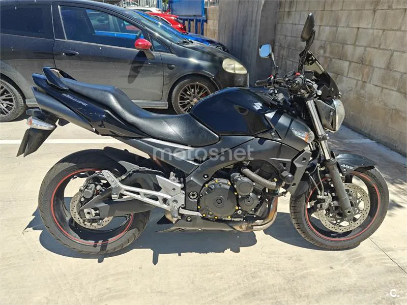 Suzuki GSR 600 – Vista 2
