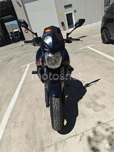 Suzuki GSR 600 – Vista 3