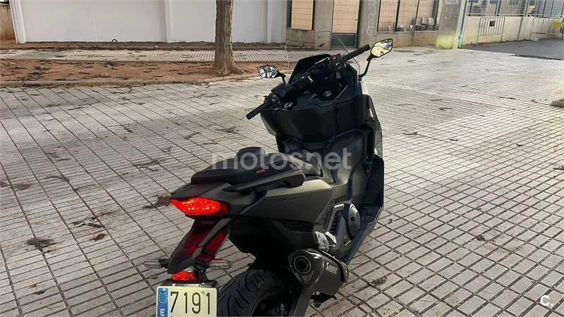 Honda Forza 750 – Vista 2