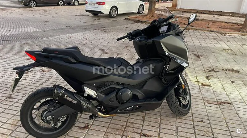 Honda Forza 750 – Vista 3