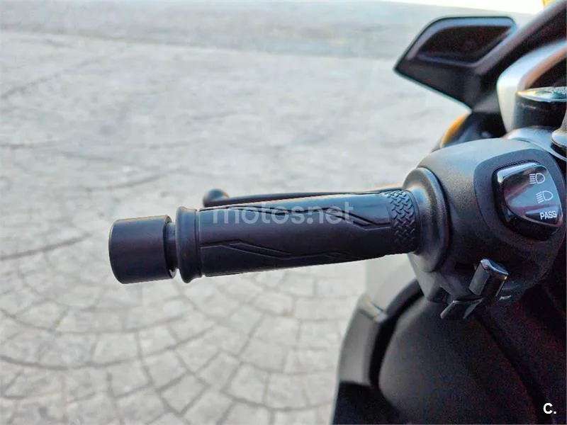Yamaha XMAX 300 – Vista 14
