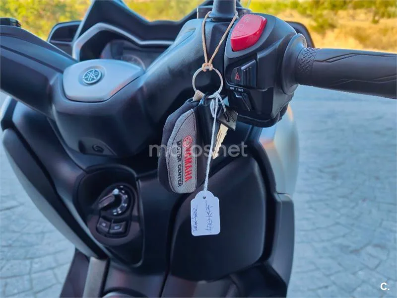Yamaha XMAX 300 – Vista 17