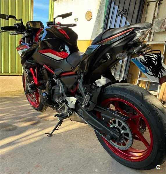 Kawasaki Z650 – Vista 3