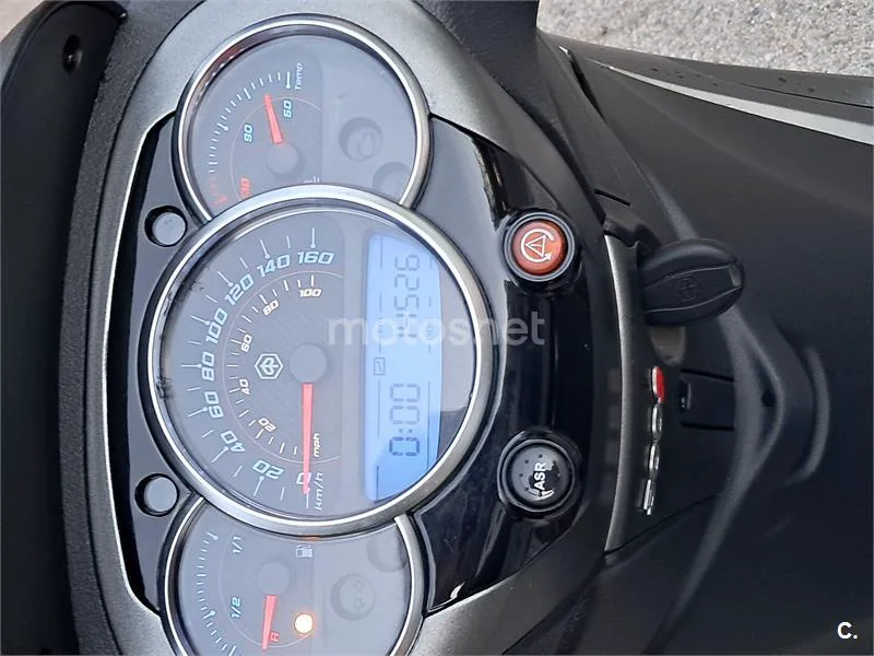 Piaggio Beverly 300 – Vista 6