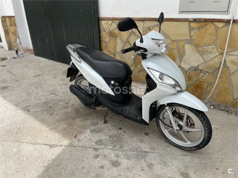 Honda Vision 110 - Vista 3