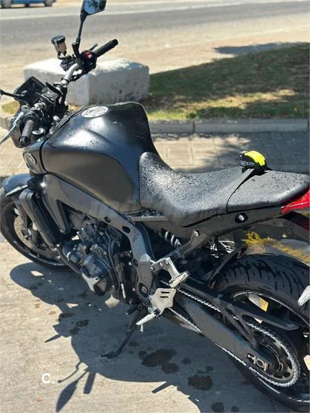 Yamaha MT-09 – Vista 7