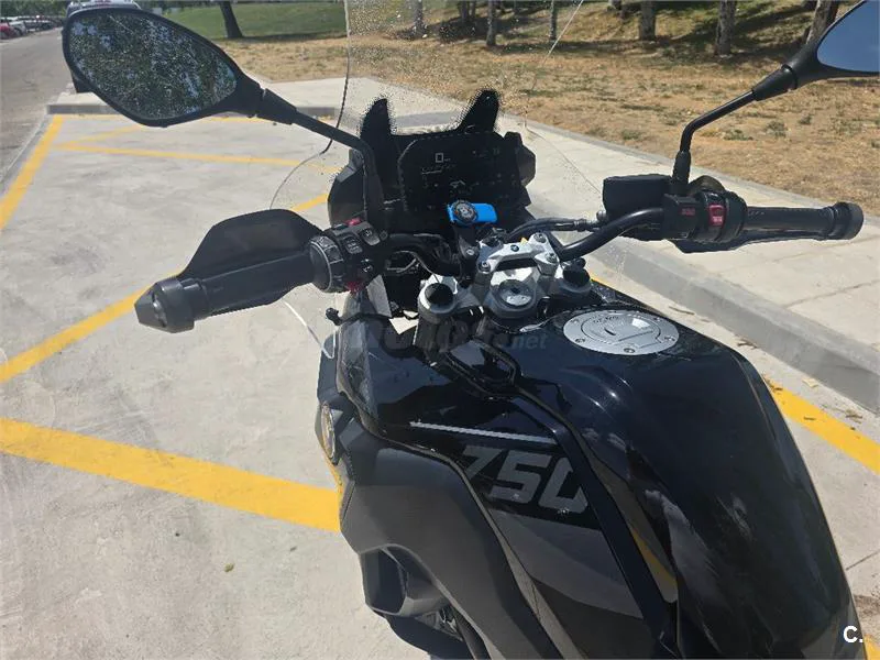 BMW F 750 – Vista 3