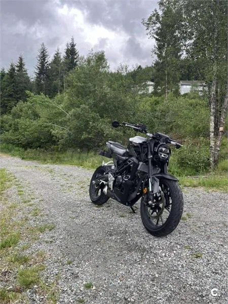 Honda CB 125 R – Vista 3