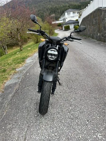 Honda CB 125 R – Vista 4