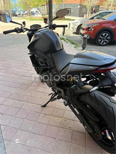 Ducati Monster – Vista 7