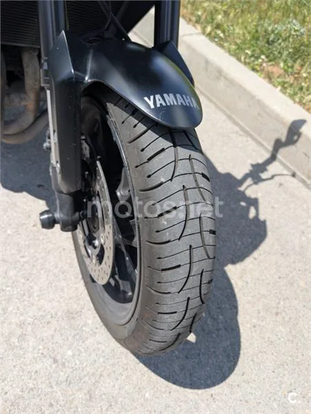 Yamaha MT-09 – Vista 8