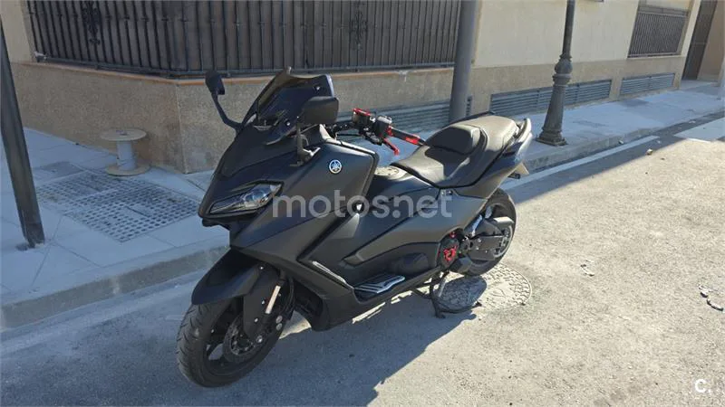 Yamaha TMAX – Vista 2