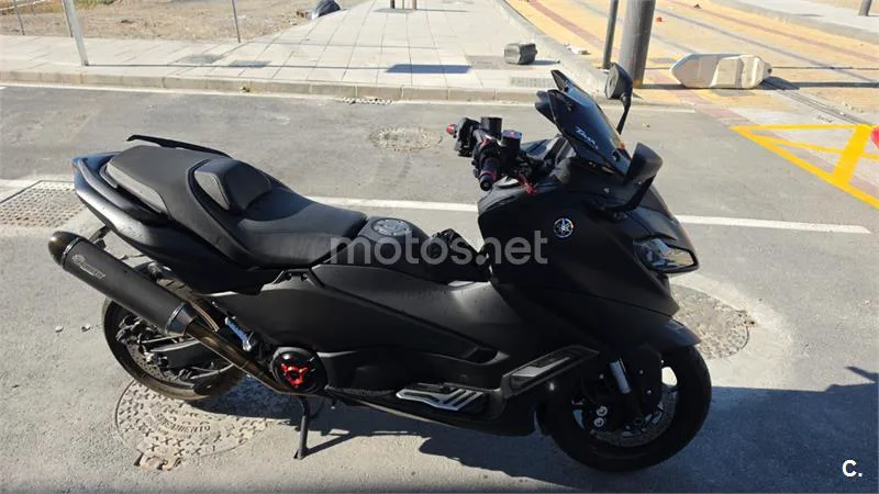 Yamaha TMAX – Vista 4