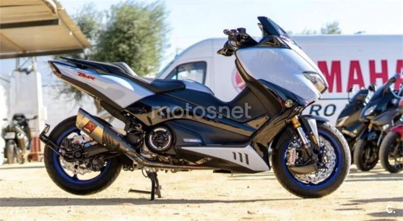 Yamaha TMAX – Vista 2