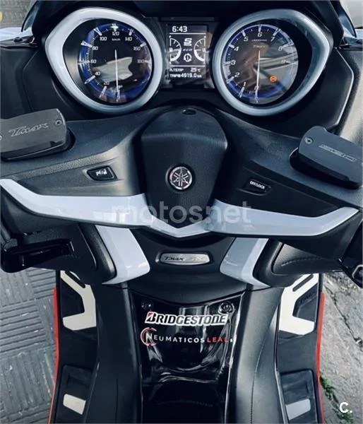 Yamaha TMAX – Vista 3