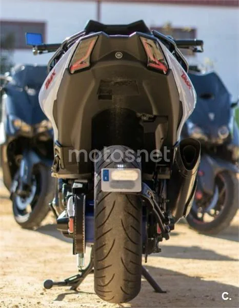 Yamaha TMAX – Vista 4