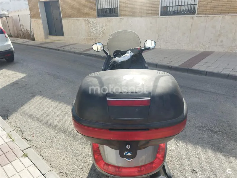 Piaggio X EVO 400 – Vista 4